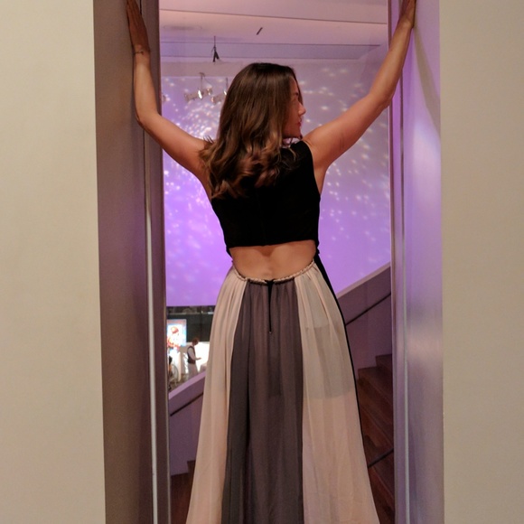 🎉HP🎉 alice + olivia Reid Maxi Dress - Picture 4 of 5